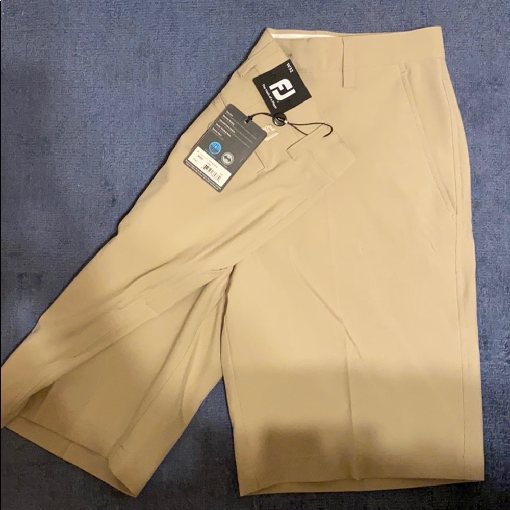 NWT. Men’s Footjoy Perfect Short. 32 waist.